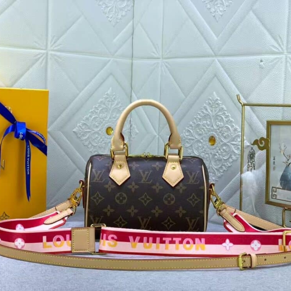 Alternative view of Louis Vuitton Speedy Bandoulière 20 Fuchsia Red Strap 20Cm M45948