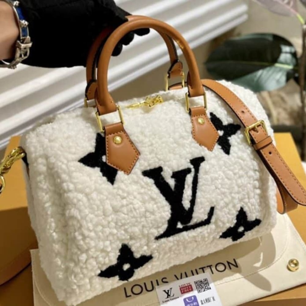 Alternative view of Louis Vuitton LV Ski Speedy Bandoulière 25 White 25Cm M23468