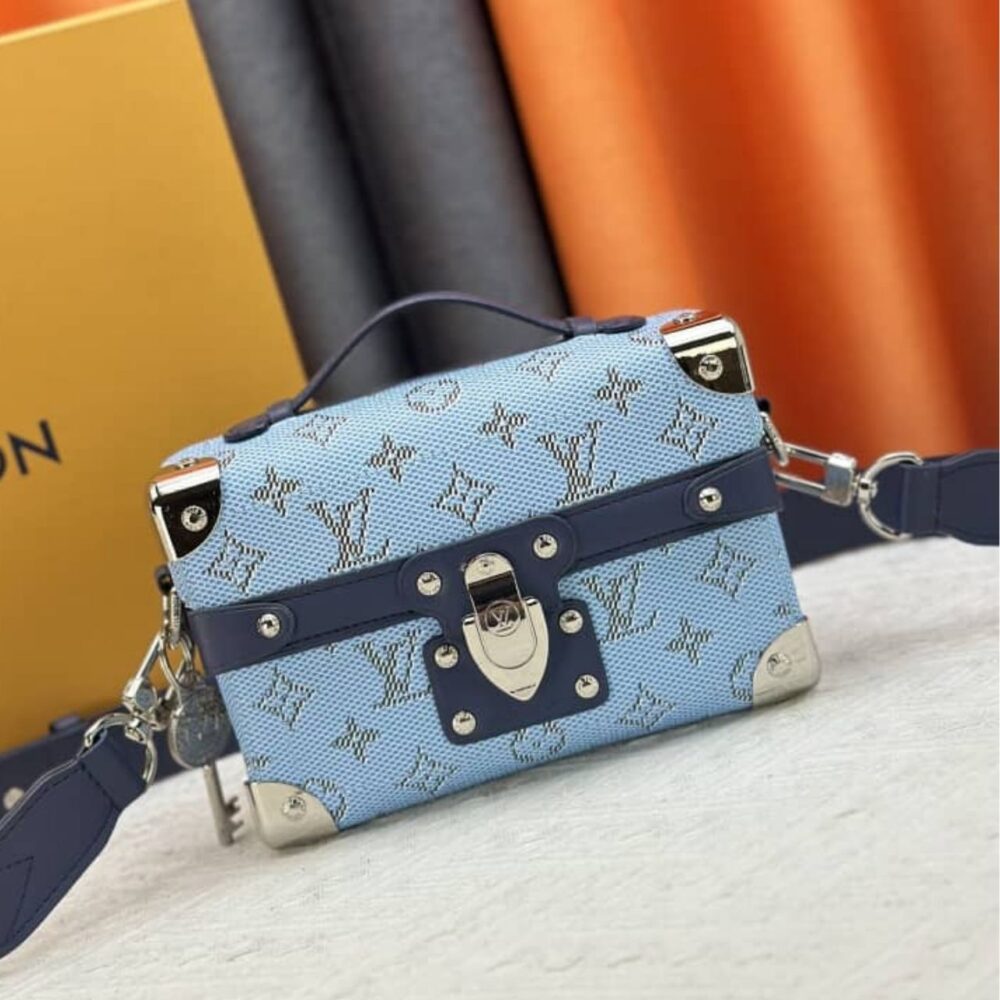 Alternative view of Louis Vuitton Soul Trunk Box Bag Blue 19Cm M15035