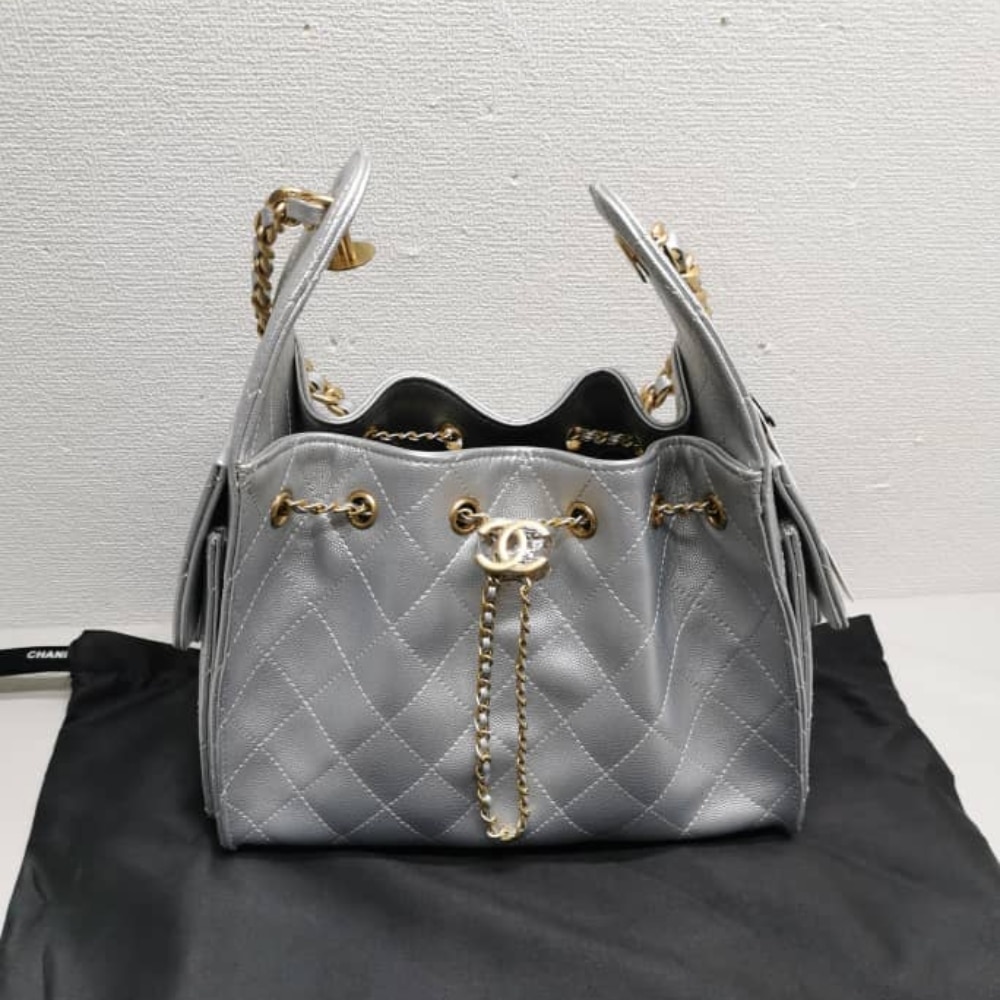 Alternative view of Chanel 25 Small Handbag Metallic Grained And Gold Tone Metal Silver 26Cm AS5293 B20405 NZV67