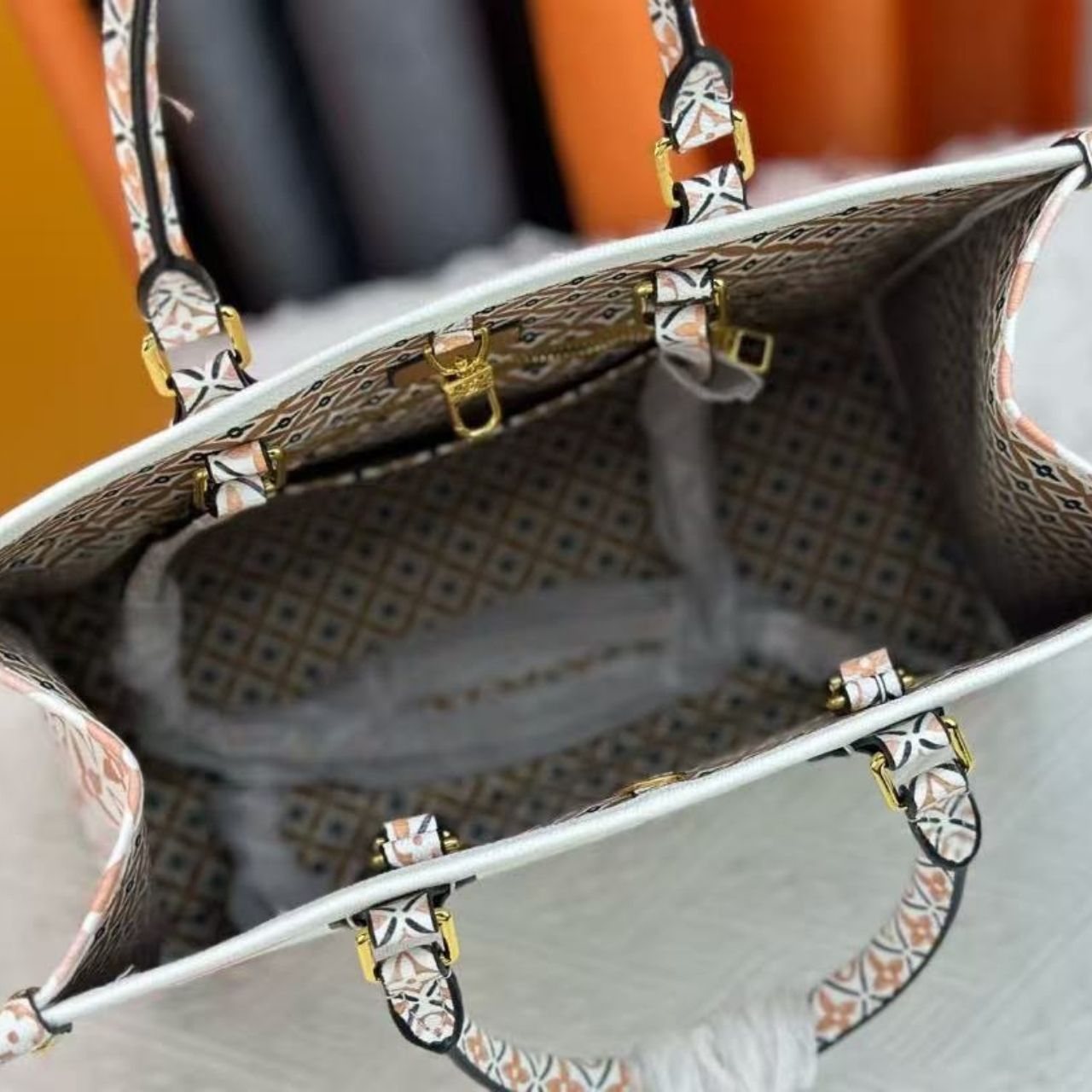 Louis Vuitton Lv By The Pool Onthego PM Yellow 25Cm M22975 - Image 3