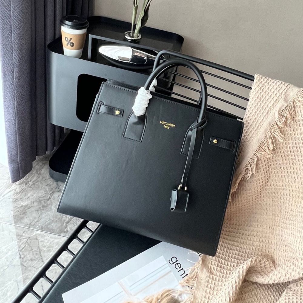 Alternative view of Saint Laurent Sac De Jour Baby In Grained Black 32Cm 717448DTI0W1000