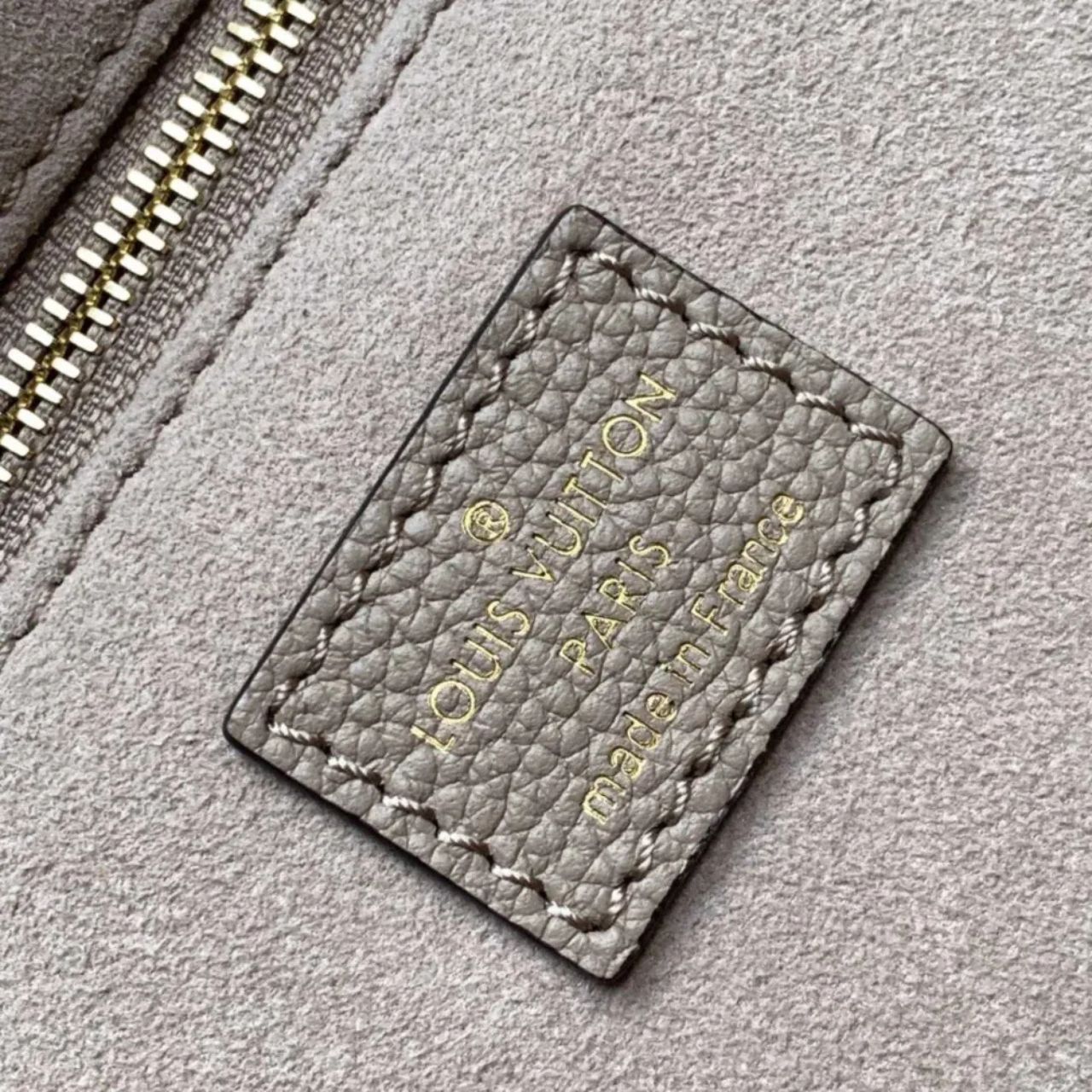 Louis Vuitton Onthego PM Dove Grey Cream 25Cm - Image 4
