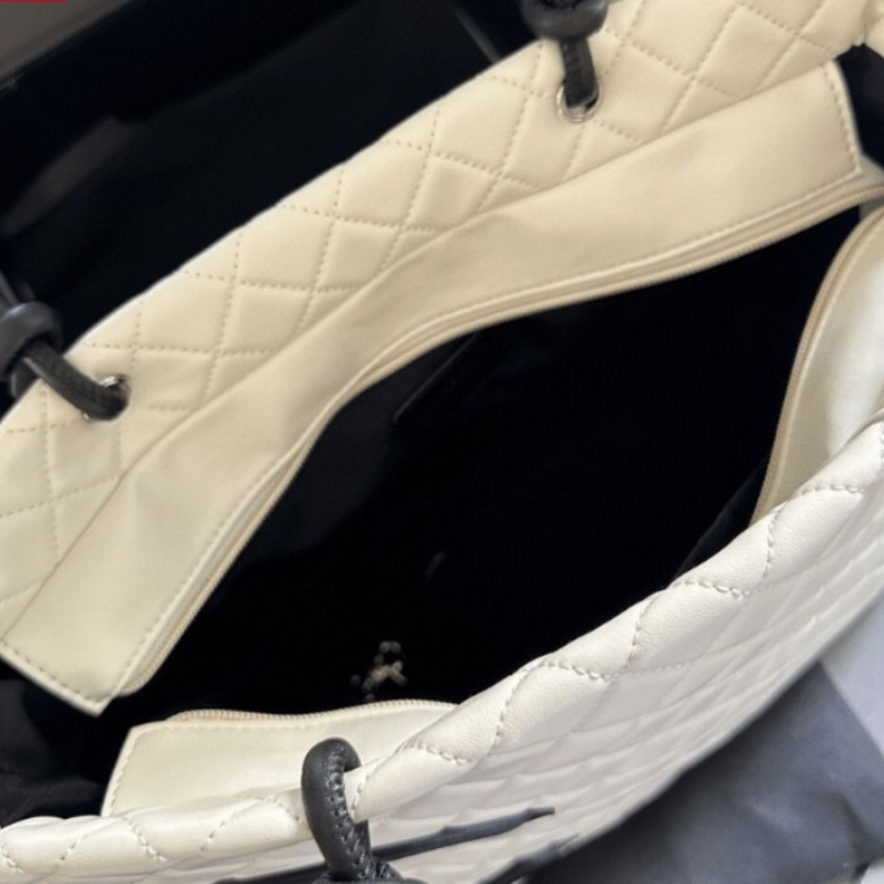 Chanel Cambon Line Large Tote Bag In White And Black 30Cm - Image 5
