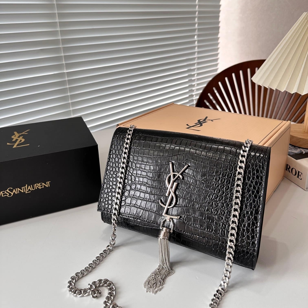 Alternative view of Saint Laurent Kate Tassel Medium Black 22Cm 354119DND0N1000