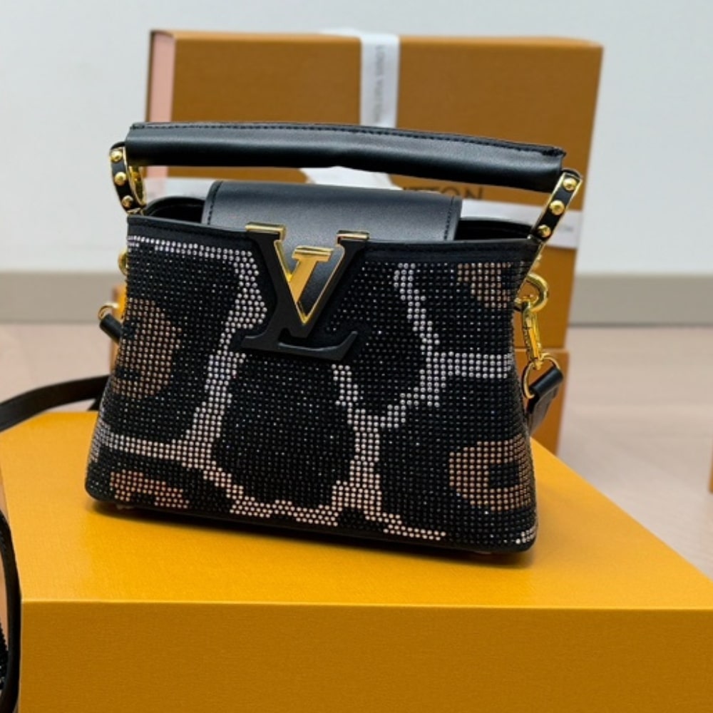 Alternative view of Louis Vuitton Capucines Mini Black 20Cm M13335