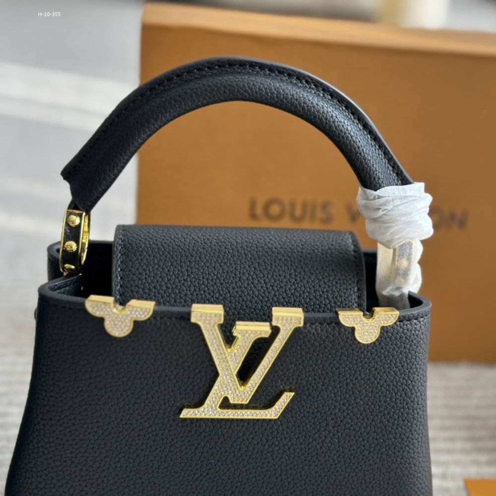 Alternative view of Louis Vuitton Capucines Mini Black 20Cm M11342