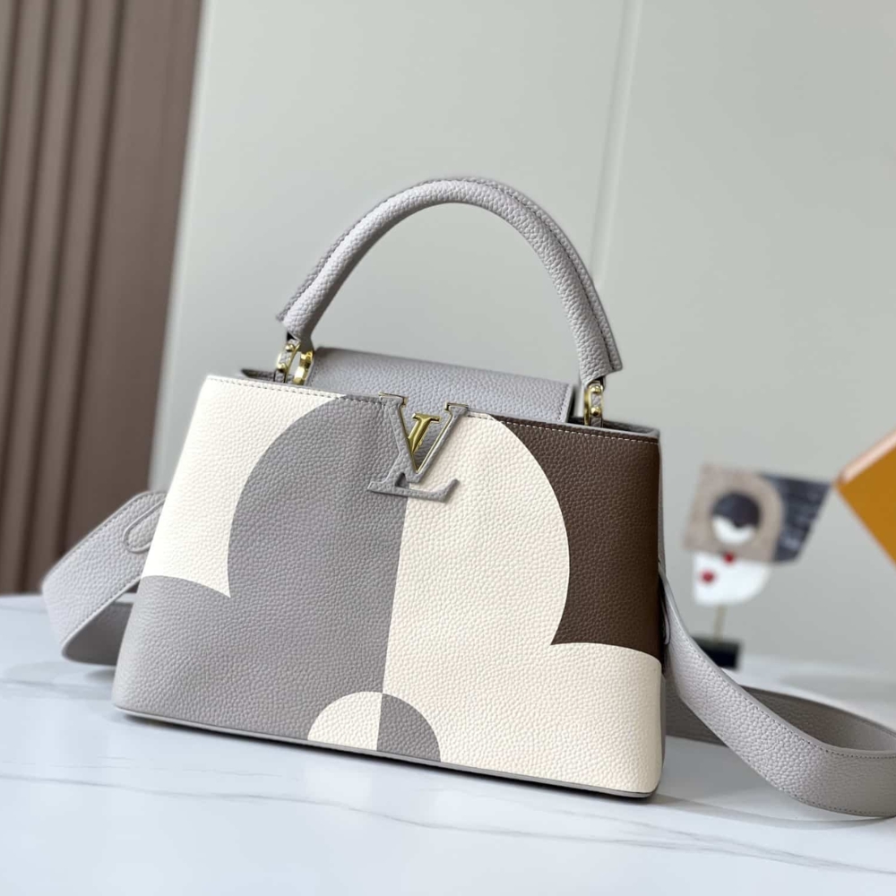 Alternative view of Louis Vuitton Capucines BB Gray 27Cm M59699