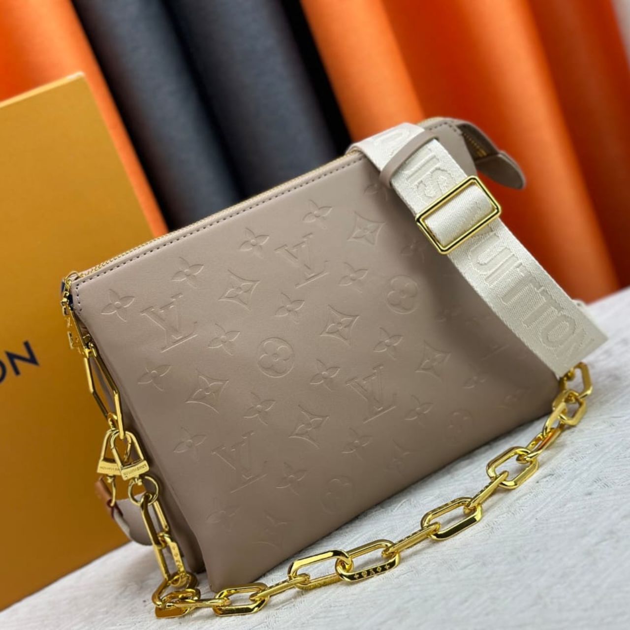 Louis Vuitton Coussin PM Taupe 26Cm M21263 - Image 4