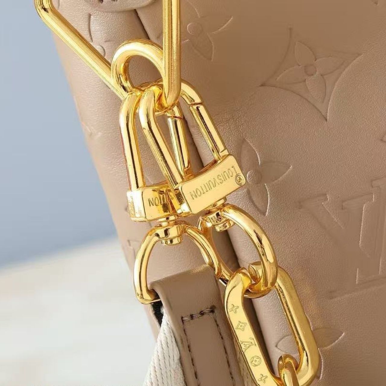Louis Vuitton Coussin Hobo MM Galet 30Cm M12071 - Image 8