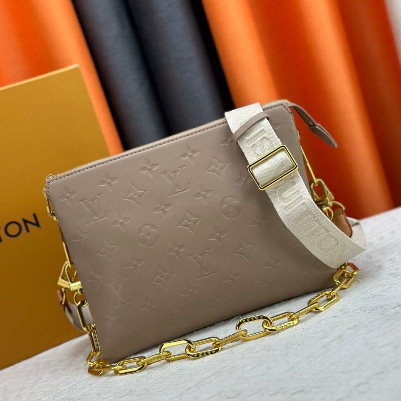 Louis Vuitton Coussin PM Taupe 26Cm M21263 - Image 6