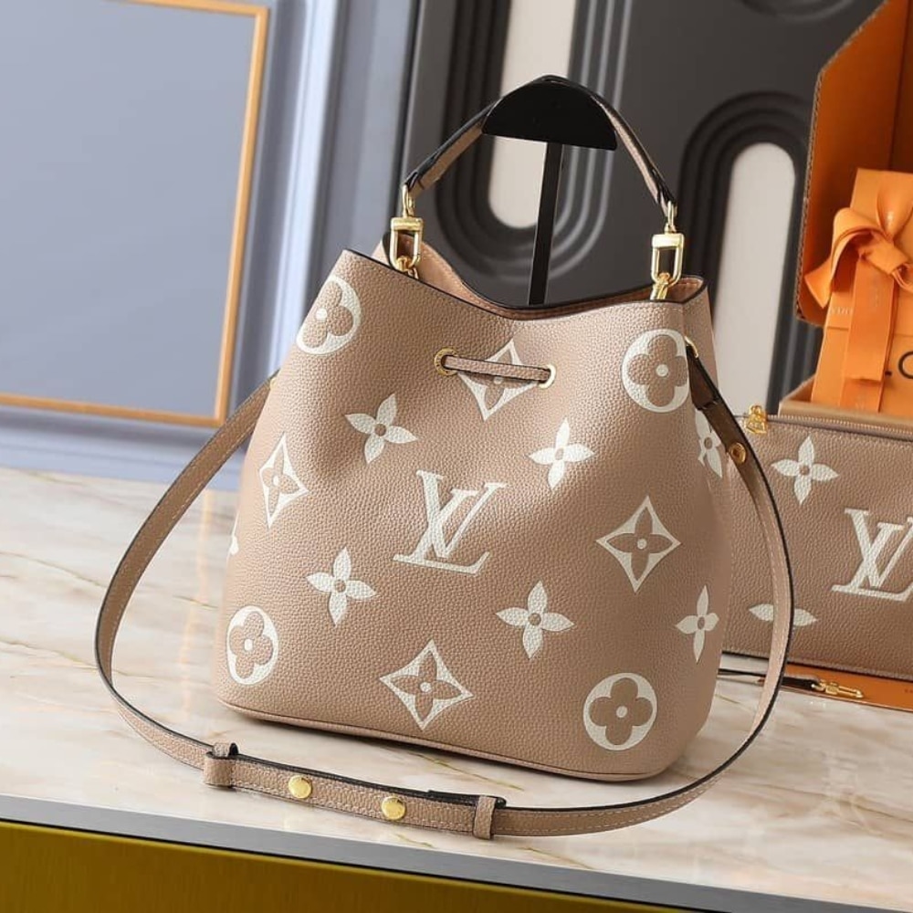 Alternative view of Louis Vuitton Neonoe MM Arizona 25Cm M45808