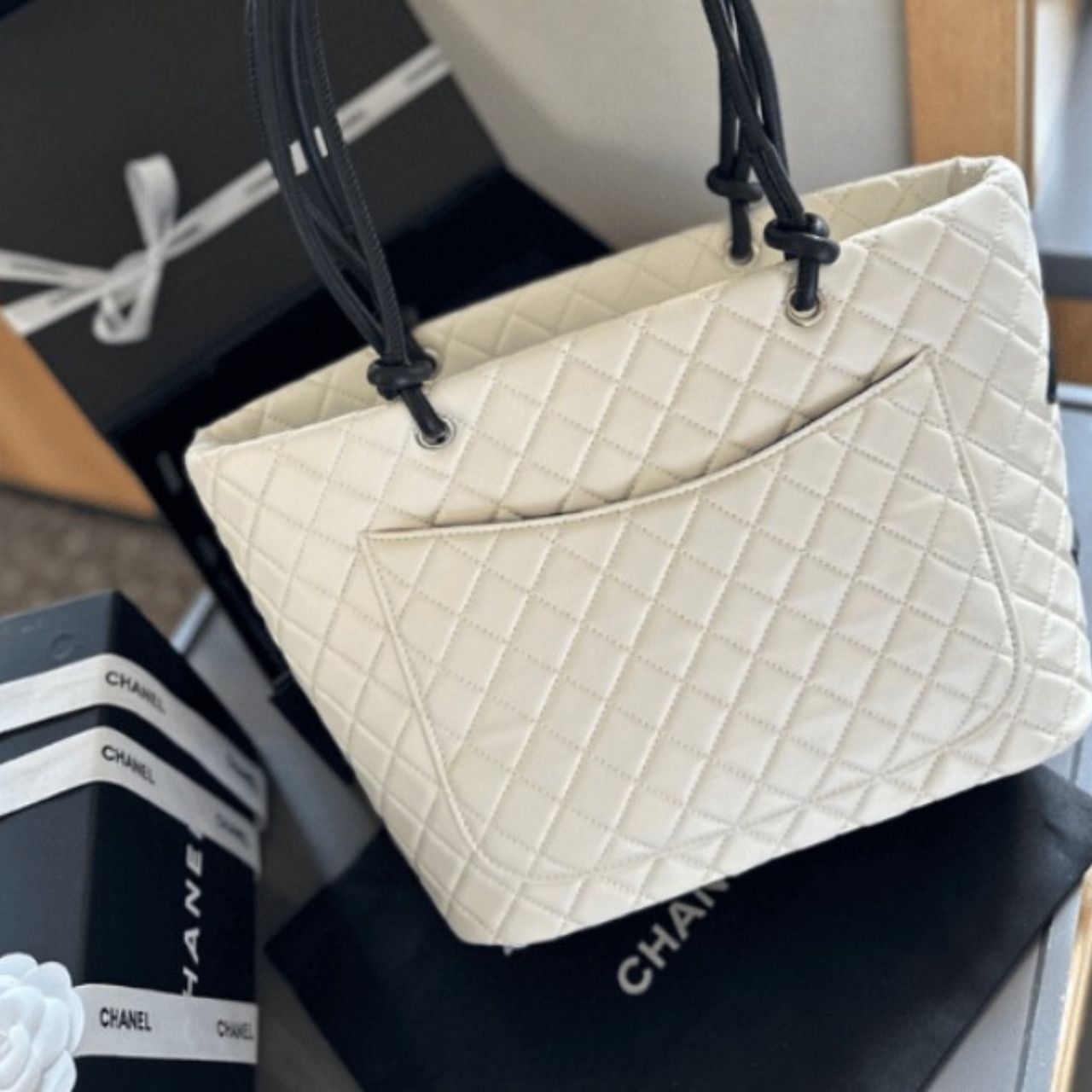 Chanel Cambon Line Large Tote Bag In White And Black 30Cm - Image 3