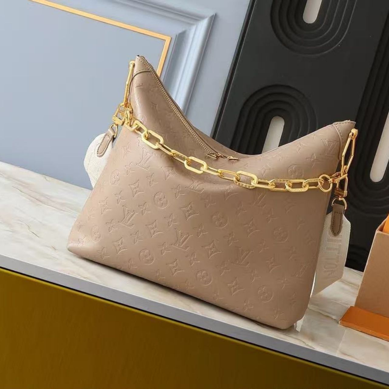 Louis Vuitton Coussin Hobo MM Galet 30Cm M12071 - Image 4