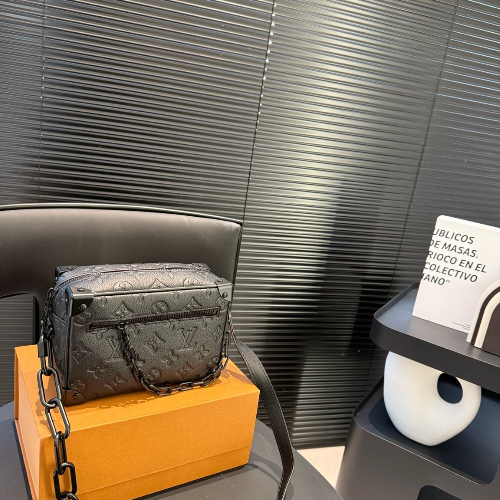 Alternative view of Louis Vuitton Mini Soft Trunk Monogram Black 18Cm M55702