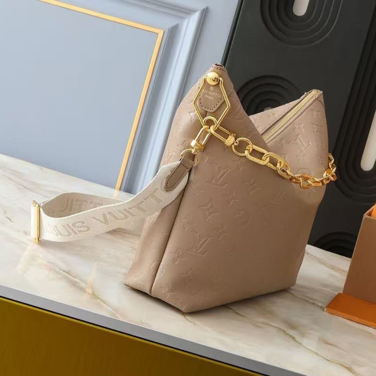 Louis Vuitton Coussin Hobo MM Galet 30Cm M12071 - Image 3
