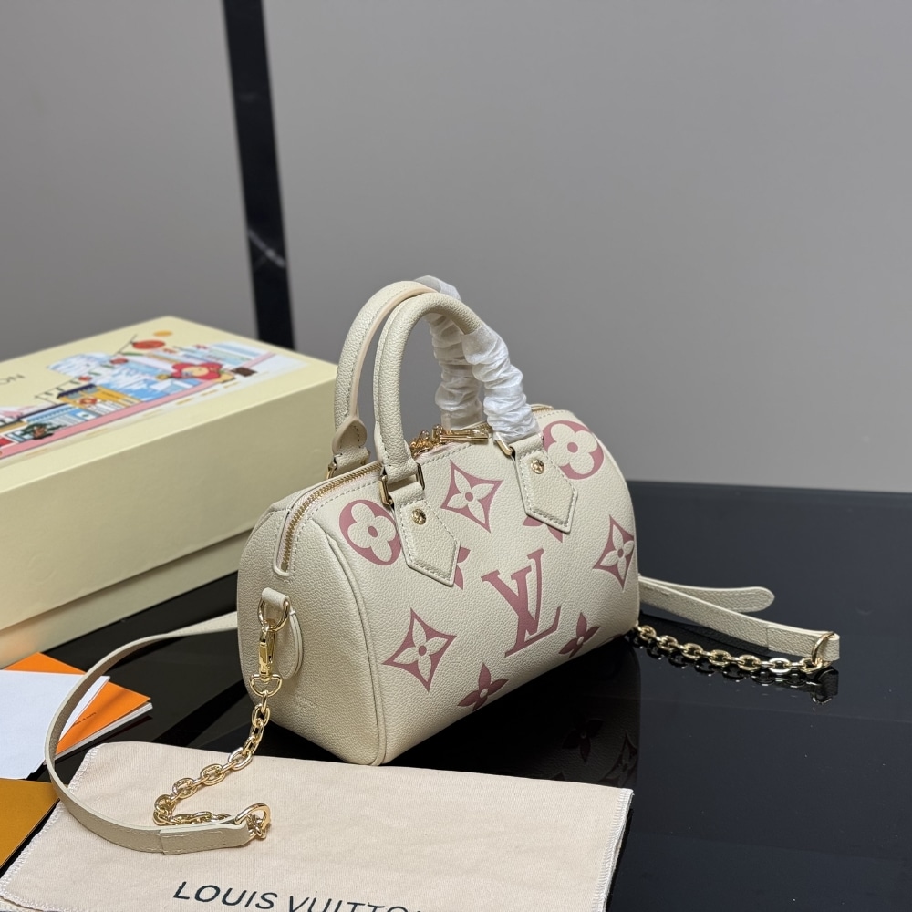Alternative view of Louis Vuitton Speedy Bandoulière 20 Bag Latte Chamallow 21Cm M46875