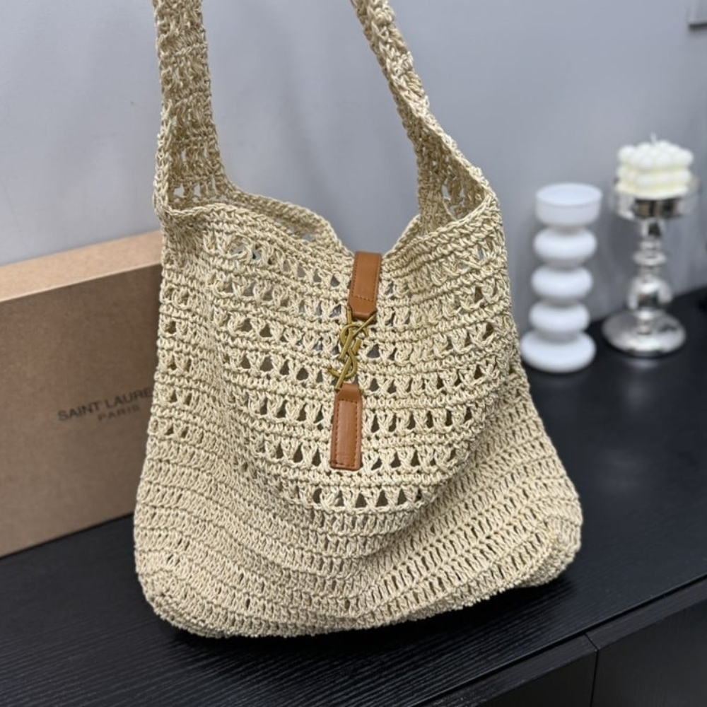 Alternative view of Saint Laurent Le 5 À 7 In Raffia Crochet Beige 32Cm 690941GAAAR2080