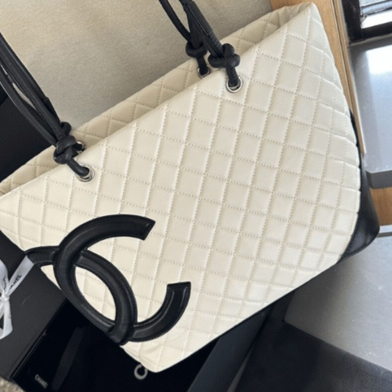 Chanel Cambon Line Large Tote Bag In White And Black 30Cm - Image 4
