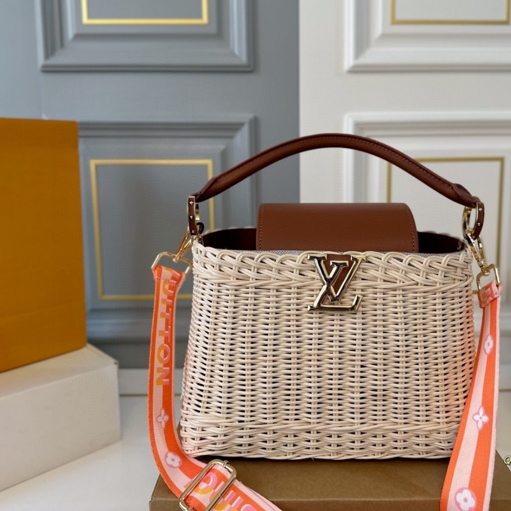 Alternative view of Louis Vuitton Capucines BB Tan Brown 26Cm M11617