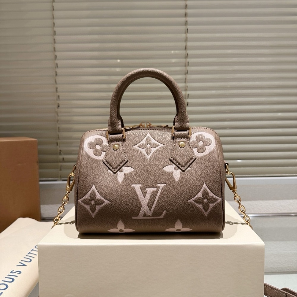 Alternative view of Louis Vuitton Speedy Bandoulière 20 Tourterelle Gray 20Cm M46575