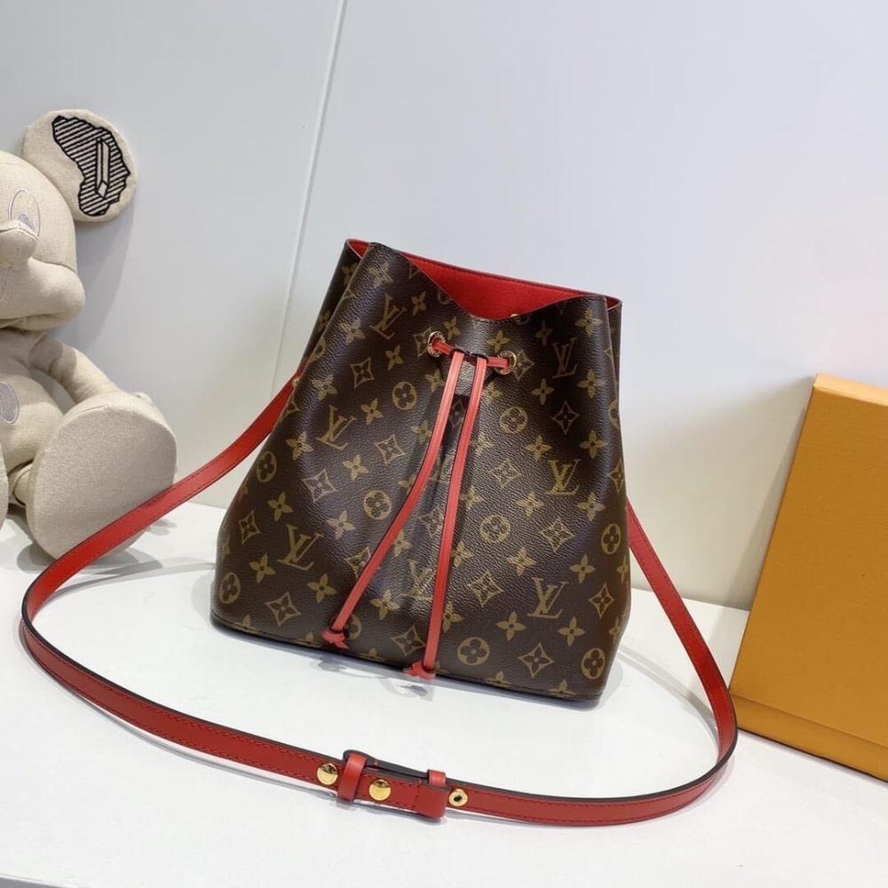Alternative view of Louis Vuitton Neonoe MM Bag Red 26Cm M44021