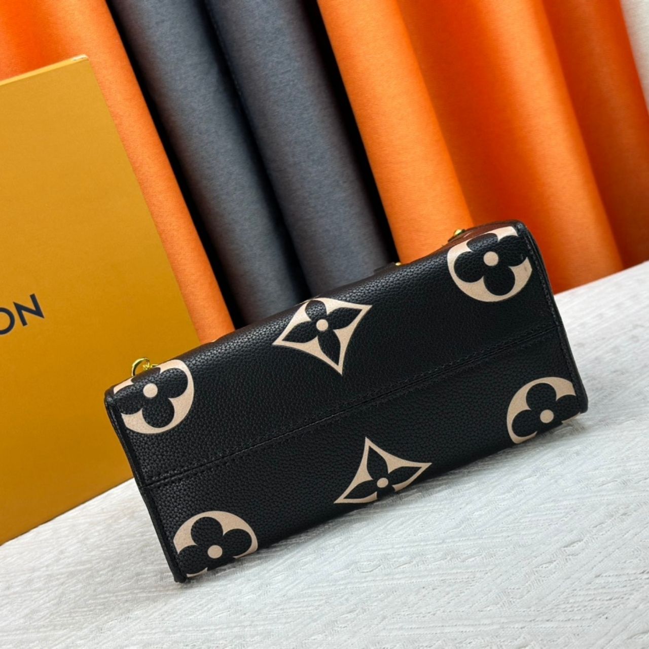 Louis Vuitton Onthego PM Black 25Cm M45659 - Image 5