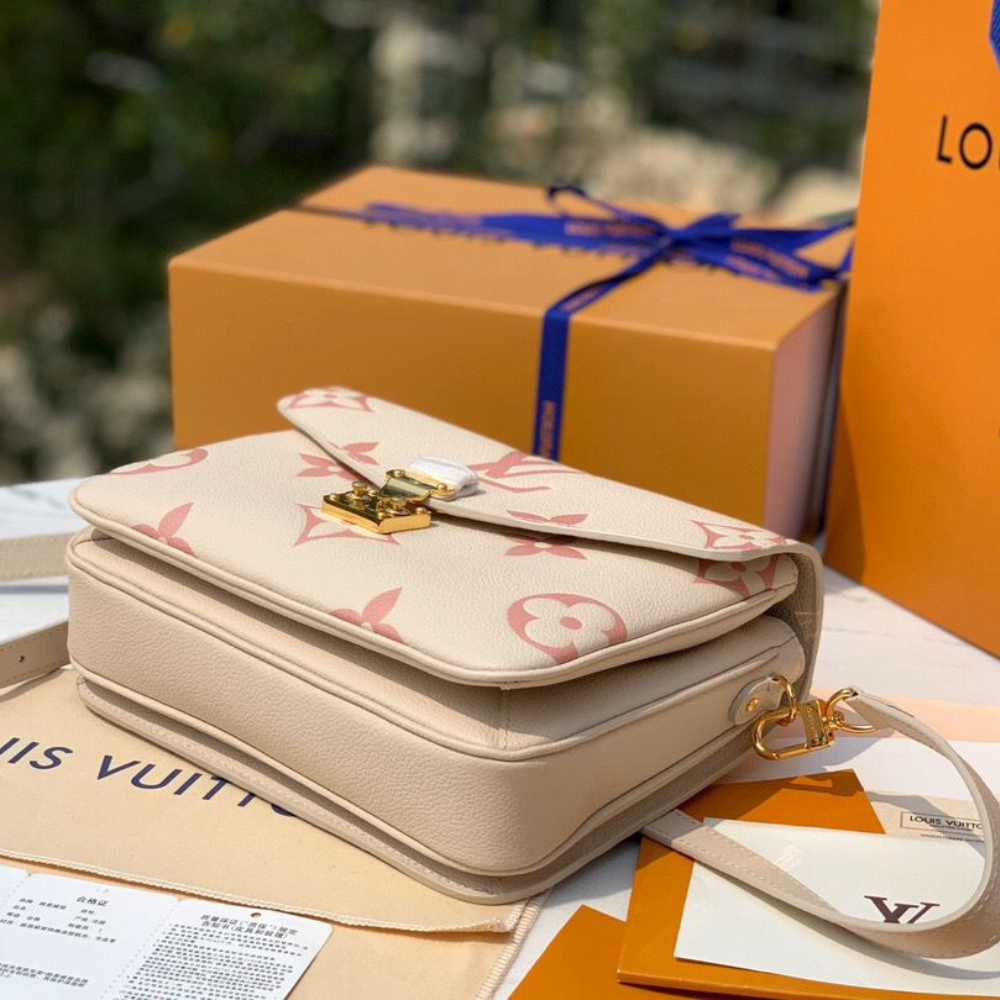 Alternative view of Louis Vuitton Pochette Métis Pink 25Cm