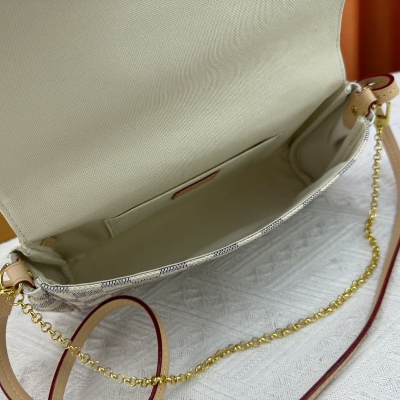 Louis Vuitton Favorite MM Damier Azur 26Cm - Image 8