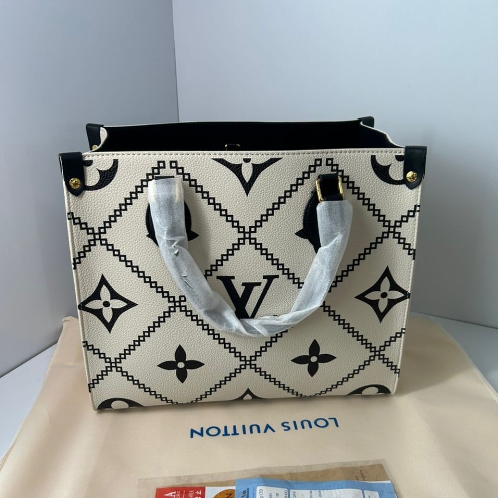 Alternative view of Louis Vuitton Onthego MM White 35Cm M46016