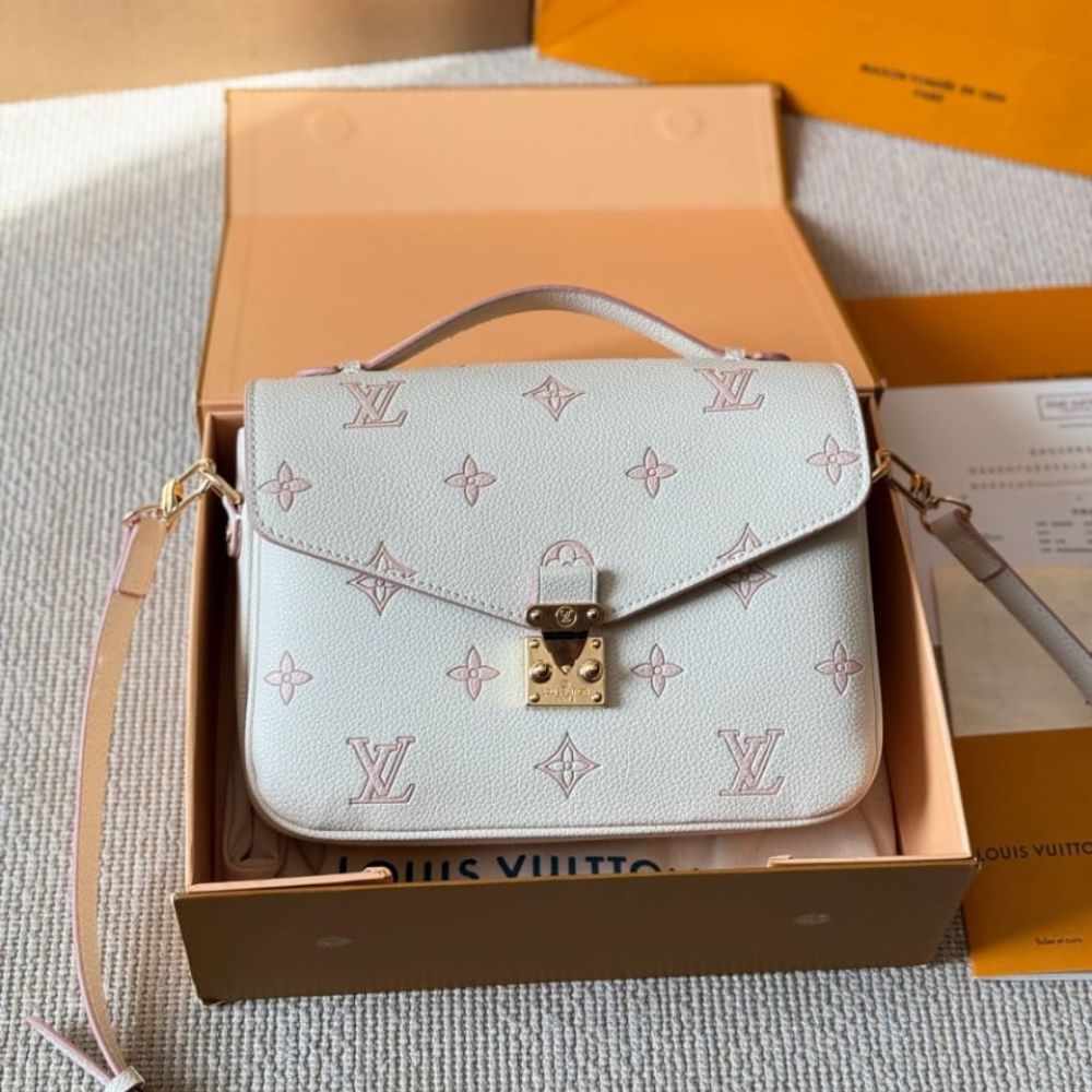 Alternative view of Louis Vuitton Pochette Métis Eden 25Cm M14977