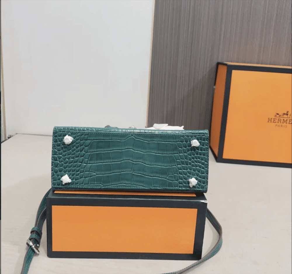 Alternative view of Hermès Kelly 25 Alligator Vert Emerald 25Cm