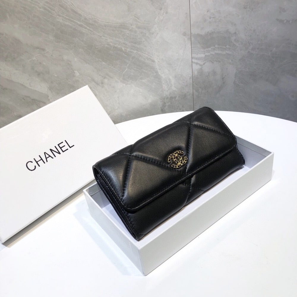 Alternative view of Chanel 19 Flap Long Wallet Black 19Cm