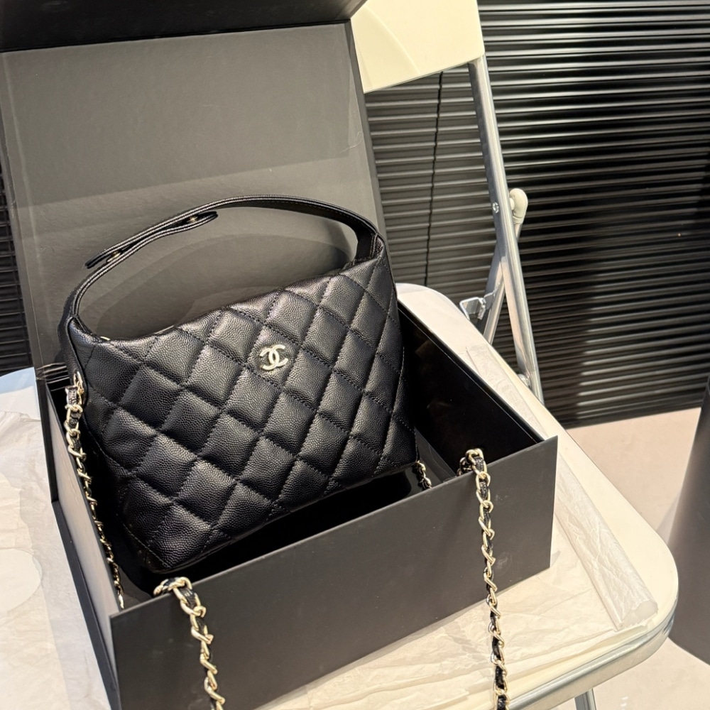 Alternative view of Chanel 25C Hobo Bag Caviar Black 17Cm