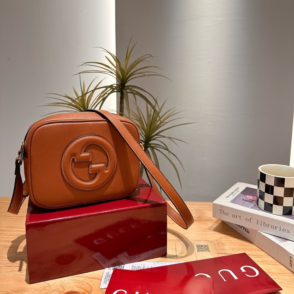 Alternative view of Gucci Blondie Mini Shoulder Bag Brown 20Cm 820429 AAEDB 2718