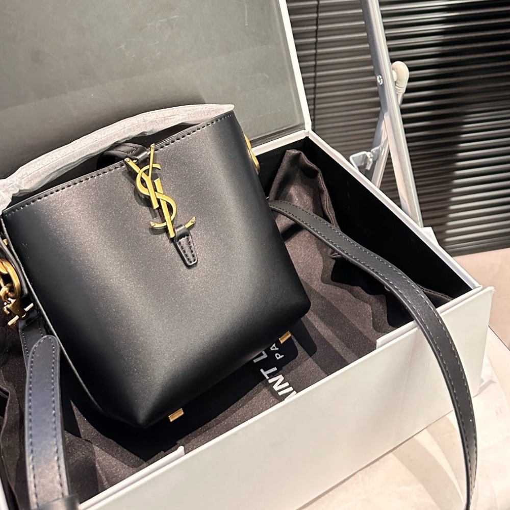 Alternative view of Saint Laurent Le 37 Mini Bag In Shiny Black 15Cm 7658702R20W1000