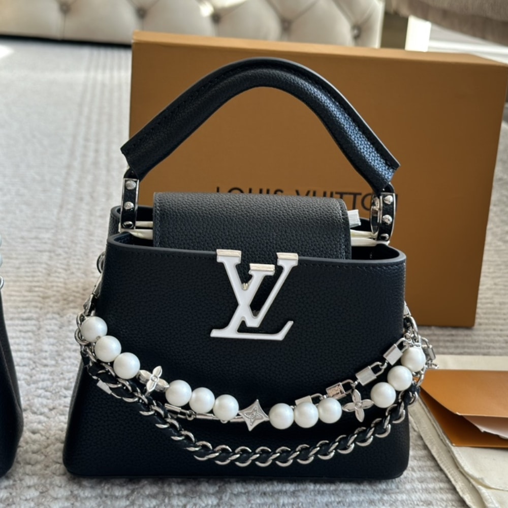 Alternative view of Louis Vuitton Capucines Mini Bag Black 20Cm M11908