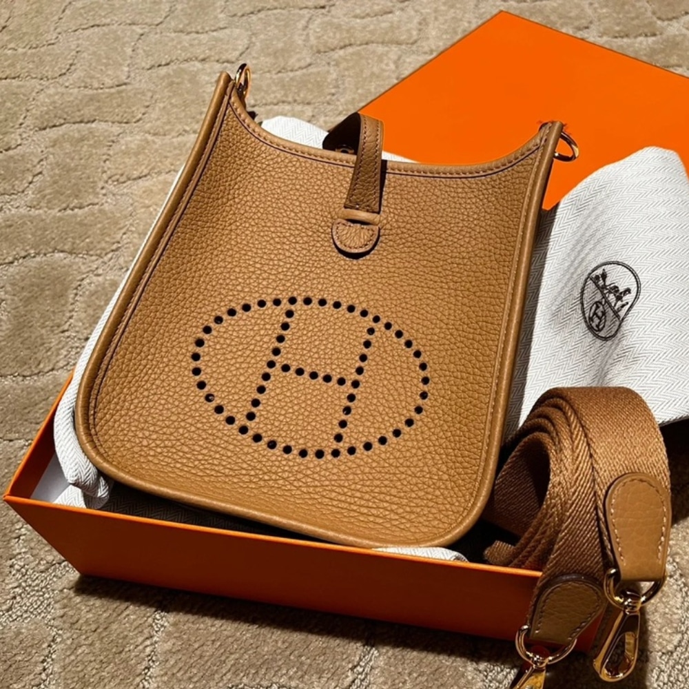 Alternative view of Hermes Mini Evelyne Bag Brown 17cm