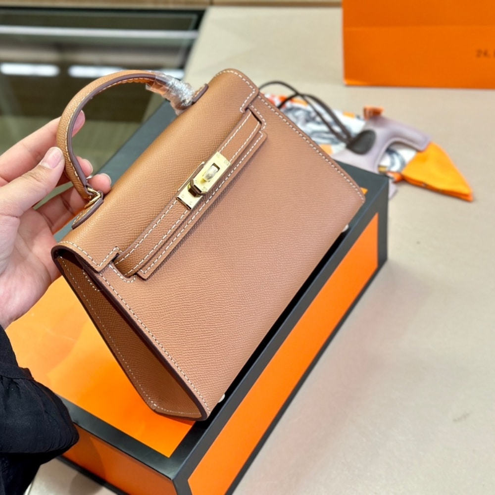 Alternative view of Hermes Kelly Mini Epsom Handbag Brown 19Cm
