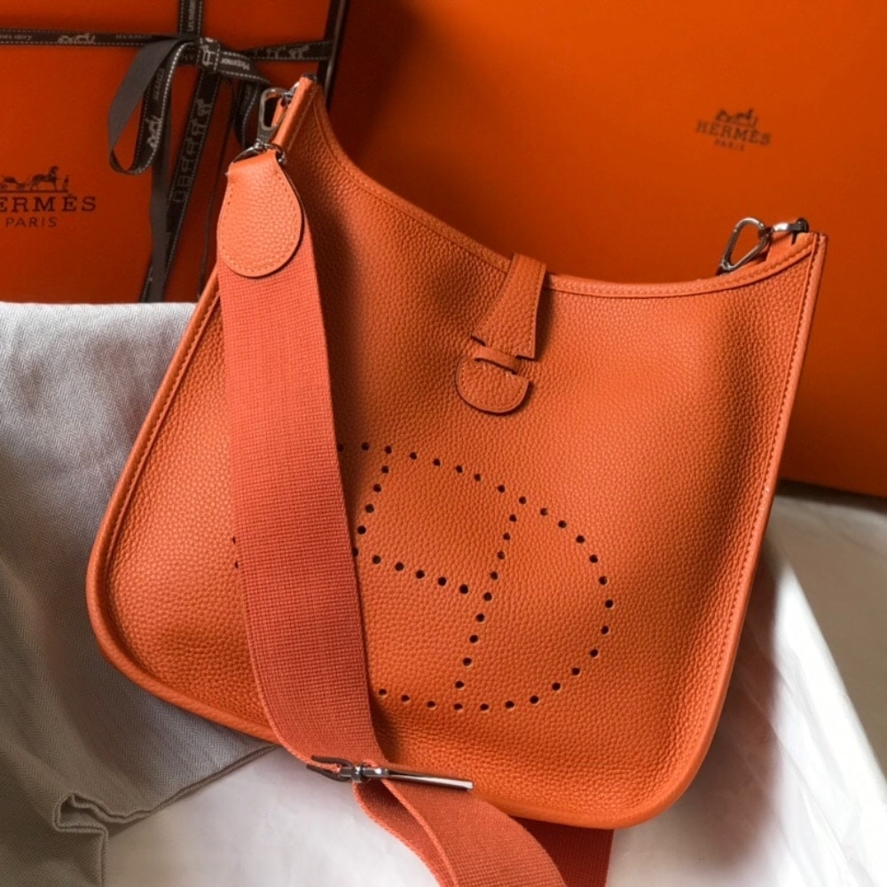 Alternative view of Hermes Clemence Evelyne Pm Orange Feu 25cm