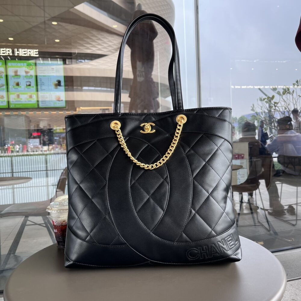 Alternative view of Chanel CC Shopping Bag Black 37Cm