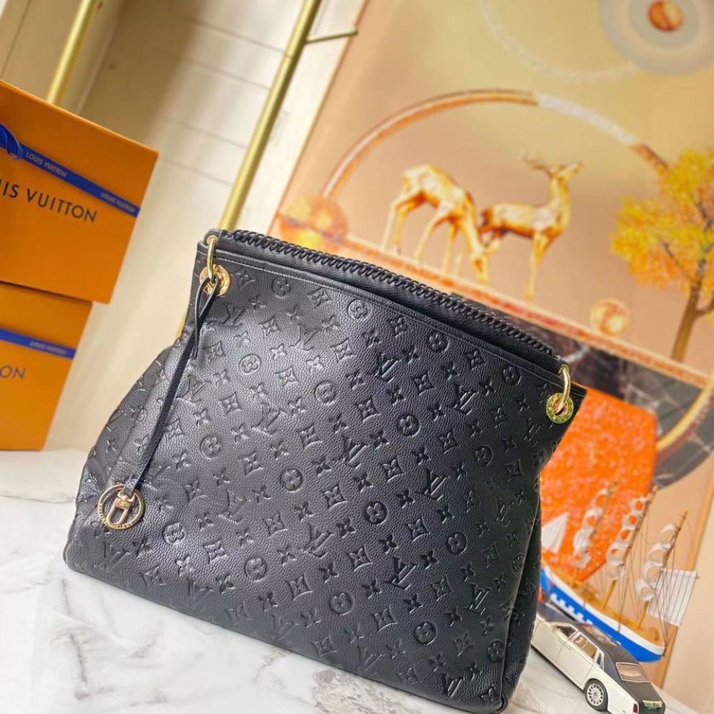 Alternative view of Louis Vuitton Artsy MM Black 41Cm M41066