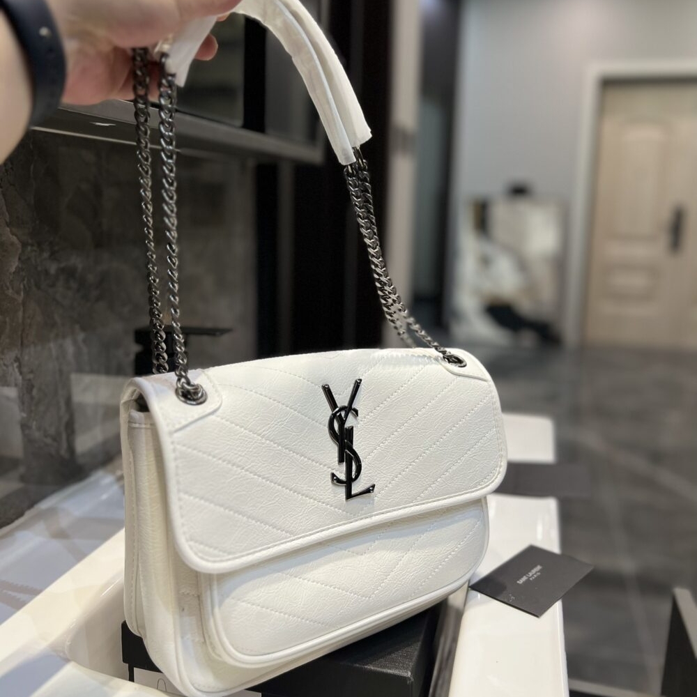 Alternative view of Saint Laurent Niki Baby Chain Bag In White 28Cm 6331601El079207