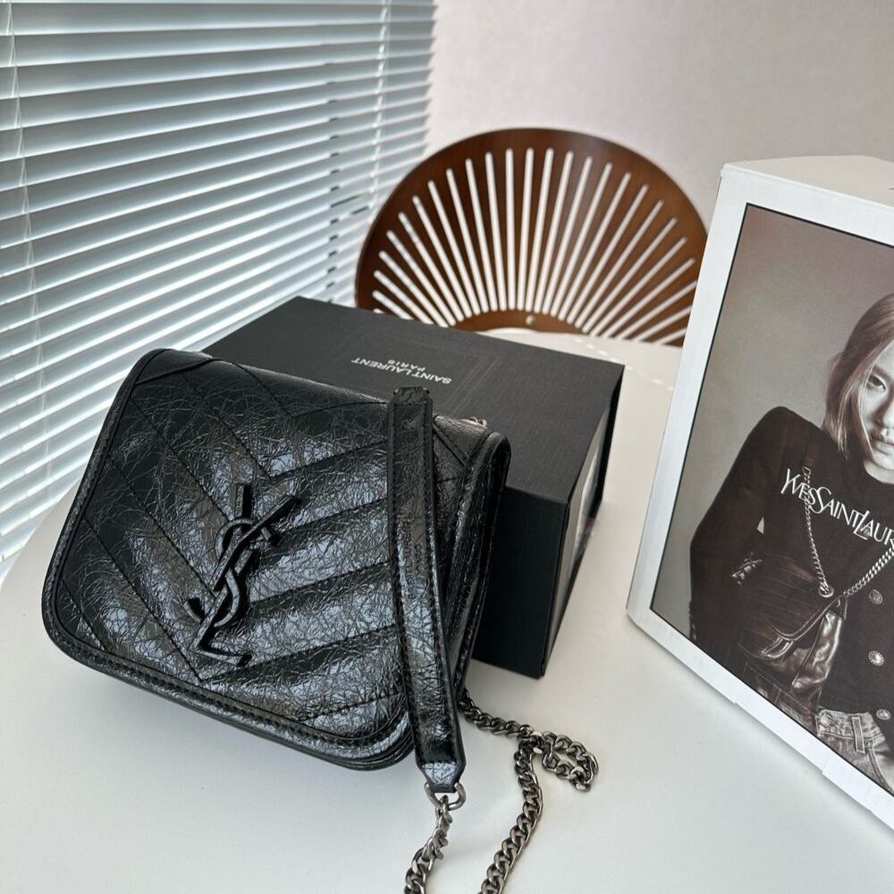 Alternative view of Saint Laurent Niki Vintage Leather Chain Wallet Black 19Cm 583103 0En04 1000