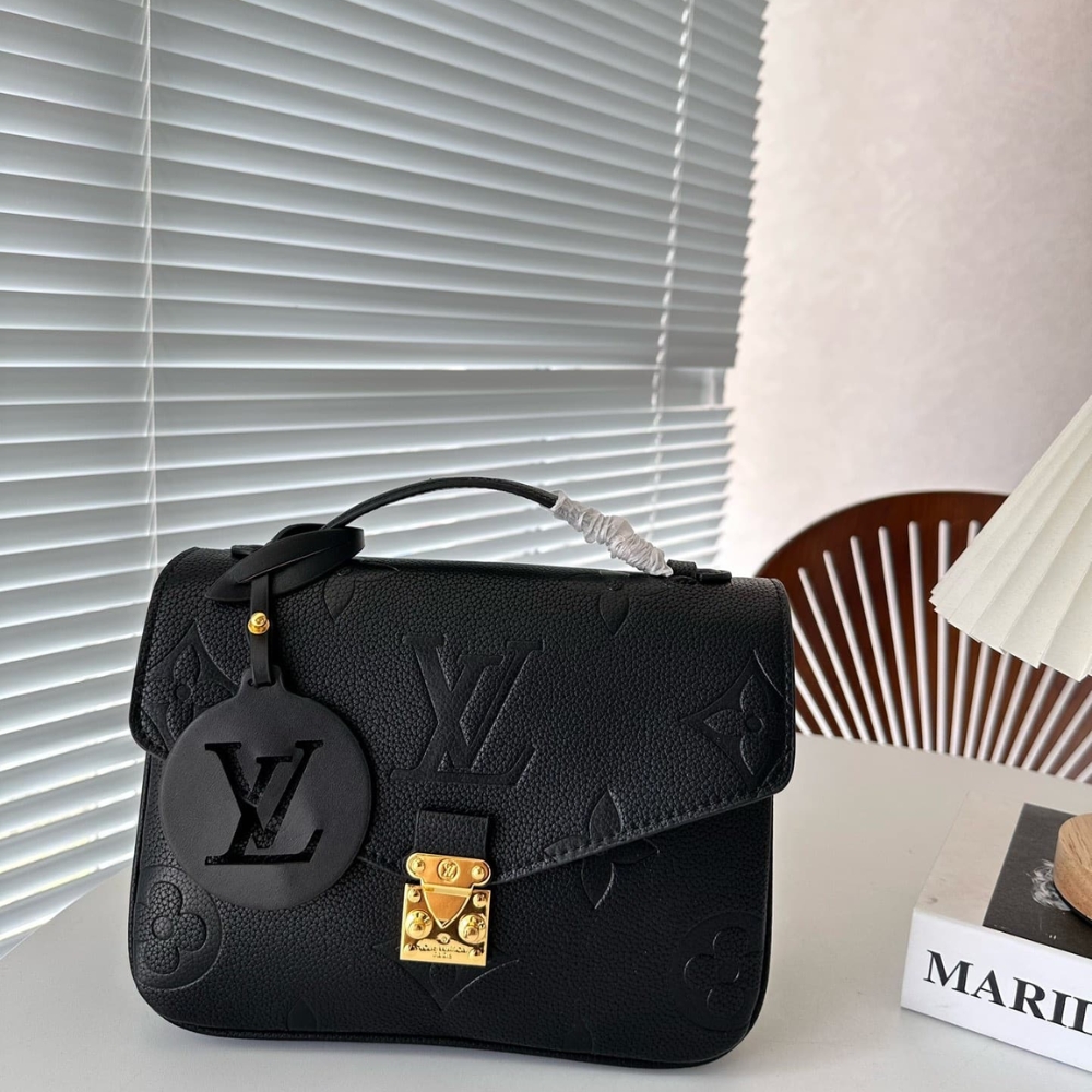 Alternative view of Louis Vuitton Pochette Métis With Black Tag Black 25Cm
