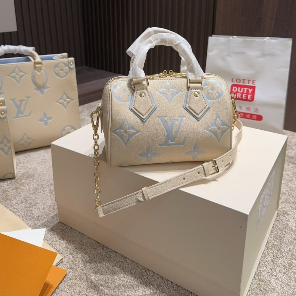 Alternative view of Louis Vuitton Speedy Bandoulière 20 Candy Blue 20Cm M46883