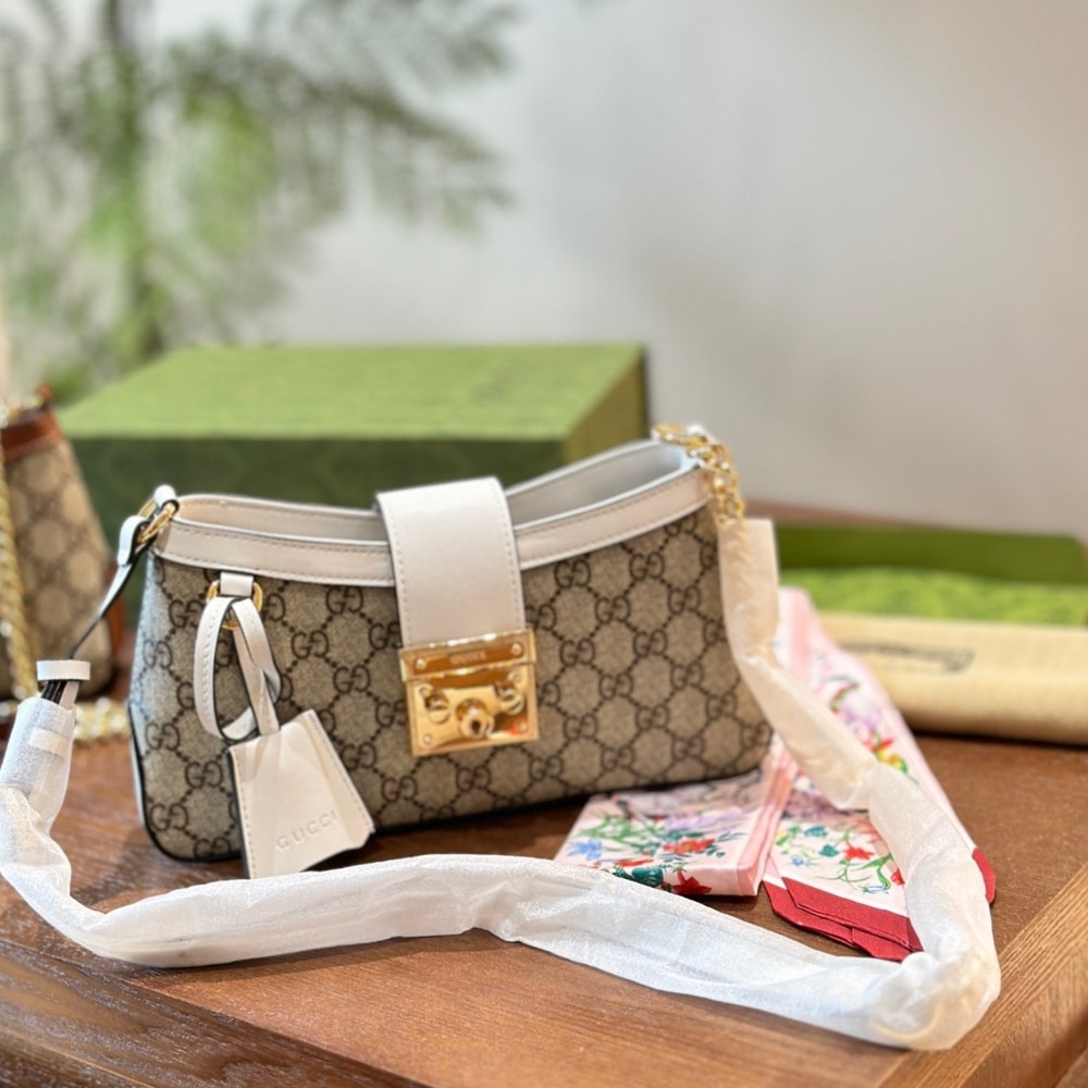 Alternative view of Gucci Padlock Small Shoulder Bag White 25Cm 811705 KHNKG 9761