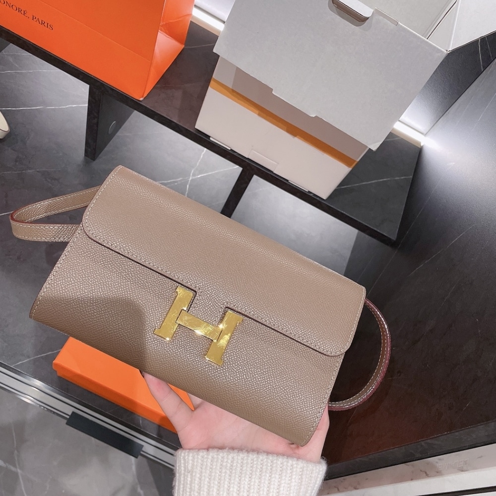 Alternative view of Hermes Constance To Go Epsom Etoupe 21Cm