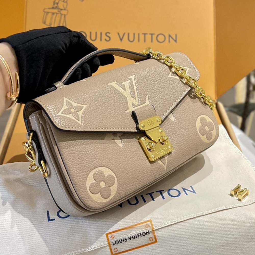 Alternative view of Louis Vuitton Pochette Métis East West Bag Gray Cream 21Cm M23081
