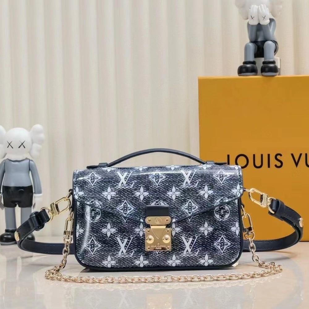 Alternative view of Louis Vuitton Pochette Métis East West Monogram Spruce 21Cm M22834